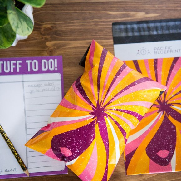 6x9” Rainbow Print Polymailers. New in packaging. - Picture 1 of 3